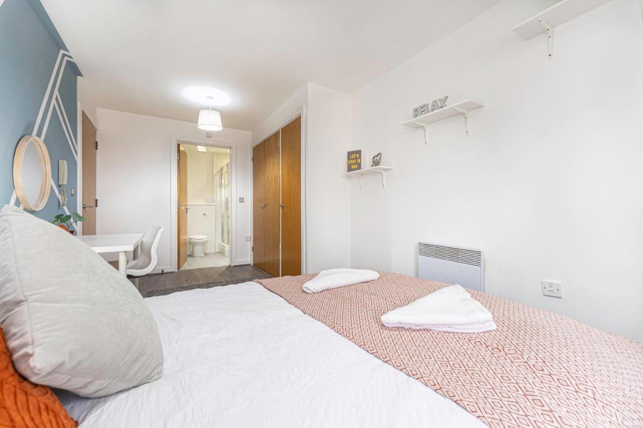 Jkg Property Solutions Presents Cosy City Apartment Coventry Eksteriør billede
