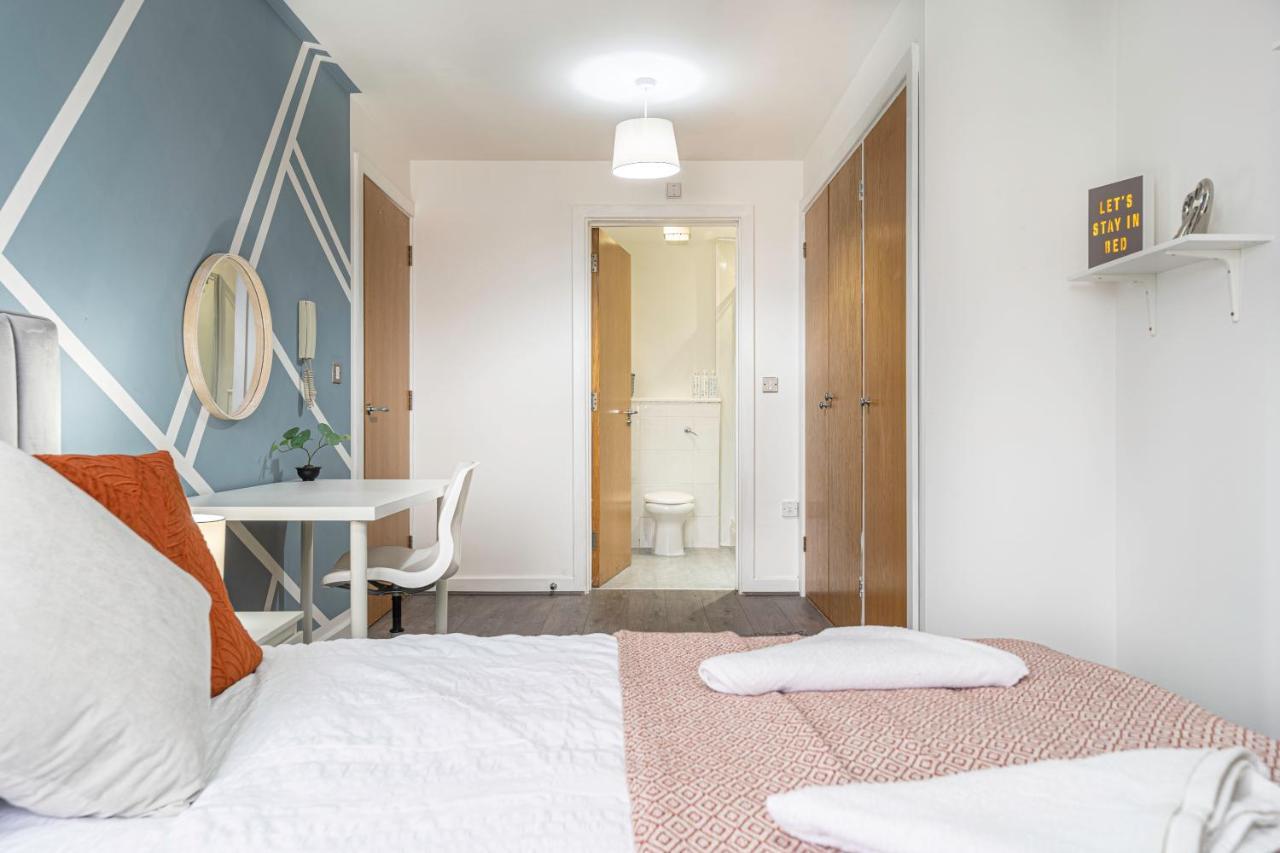 Jkg Property Solutions Presents Cosy City Apartment Coventry Eksteriør billede