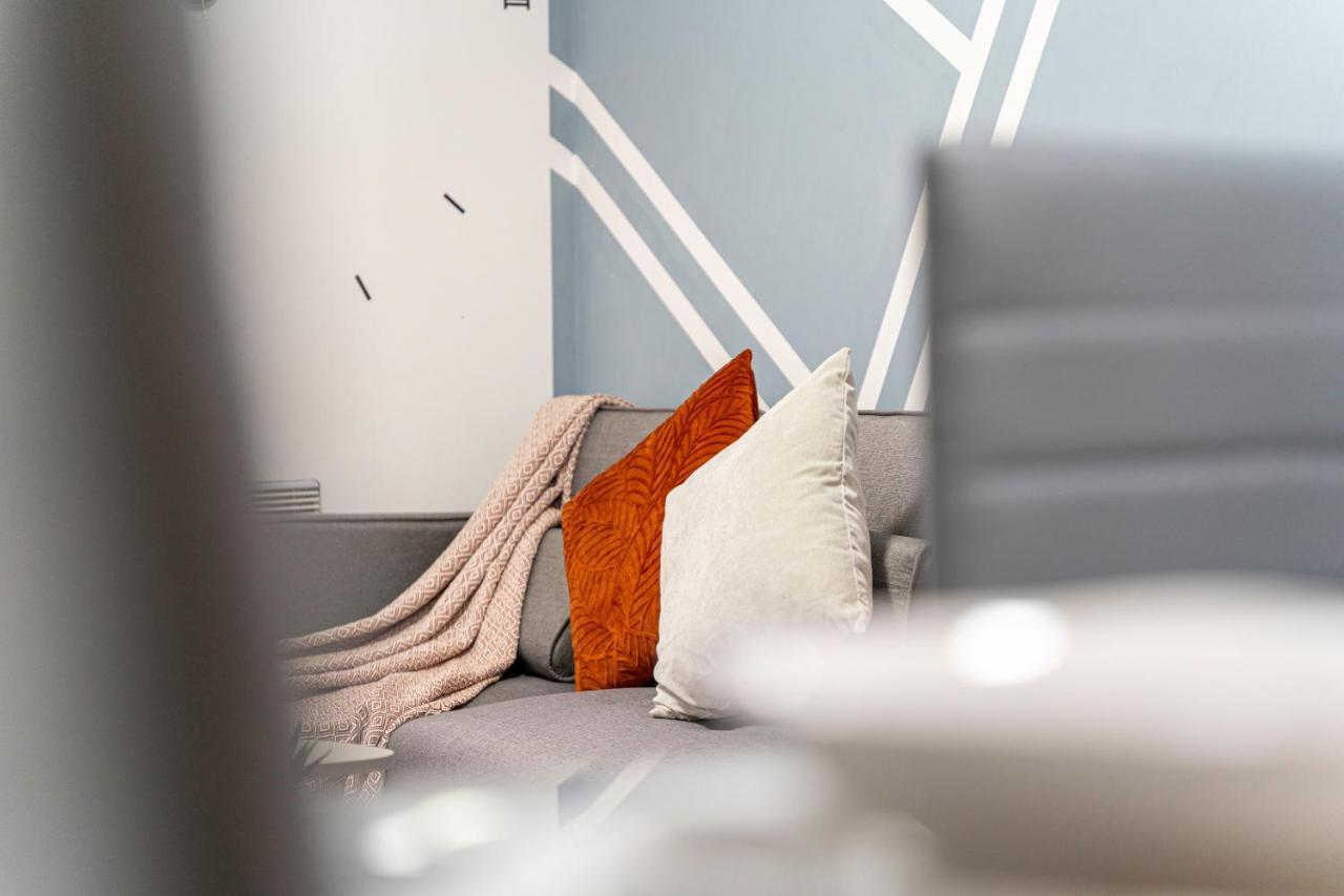 Jkg Property Solutions Presents Cosy City Apartment Coventry Eksteriør billede