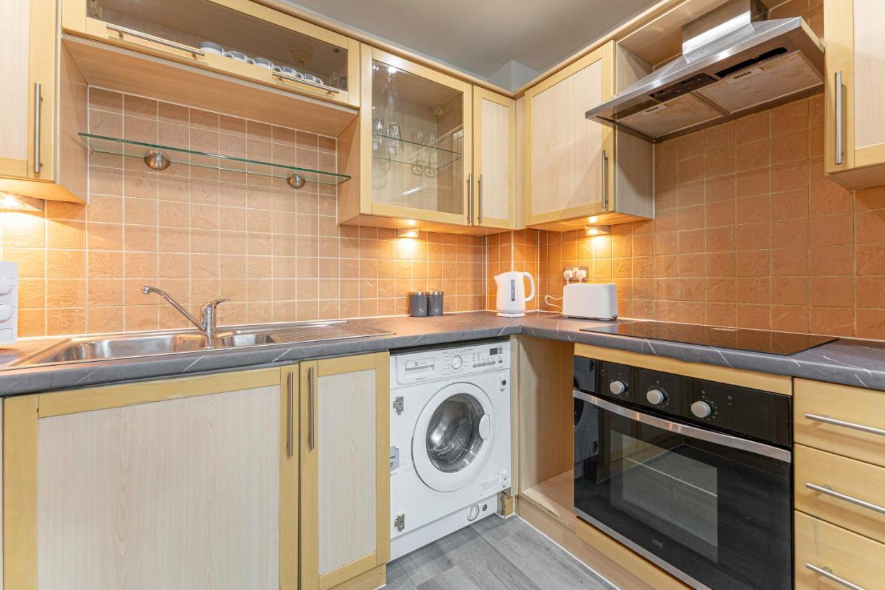 Jkg Property Solutions Presents Cosy City Apartment Coventry Eksteriør billede
