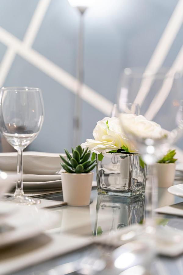 Jkg Property Solutions Presents Cosy City Apartment Coventry Eksteriør billede